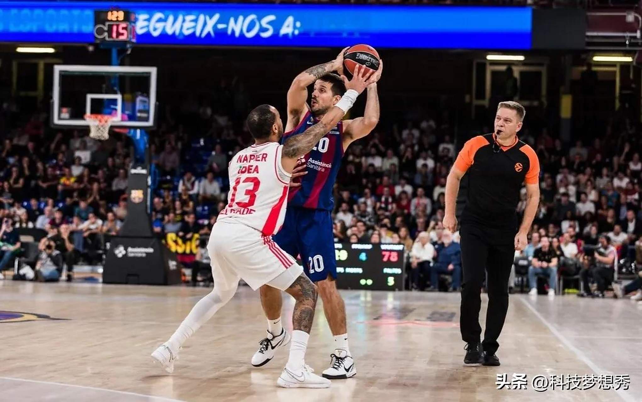 杨晨对话施拉普纳：中国球员不该只为钱踢球，留洋从乙级开始（杨晨与施拉普纳对话：中国球员不应唯钱是图，留洋应从乙级打起）