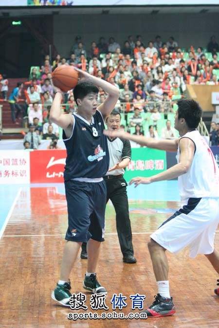 这一球让全队士气爆棚（这一球瞬间点燃全队斗志）