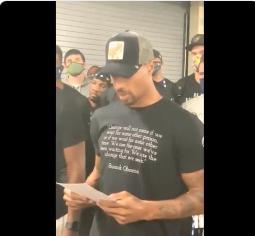 从天堂到地狱，索博在2-1领先后疯狂庆祝，被绝杀后伤心落泪（领先2-1狂欢，遭绝杀泪洒赛场：索博的冰火两重天）