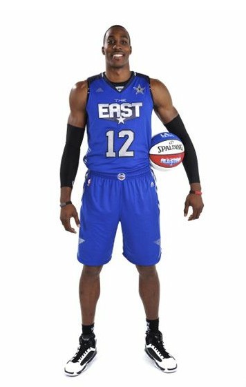 米兰vs罗马：莱奥搭档恩昆库出战，迪巴拉首发（米兰对阵罗马：莱奥与恩昆库携手上阵，迪巴拉首发）