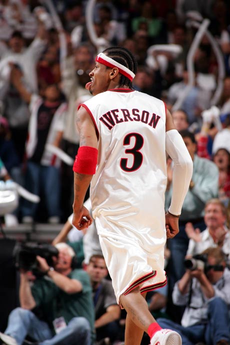 记者：拜仁计划签下17岁厄瓜多尔中卫奥拉亚，并准备将其外租（记者：拜仁拟引进17岁厄瓜多尔中卫奥拉亚，计划签约后外租）