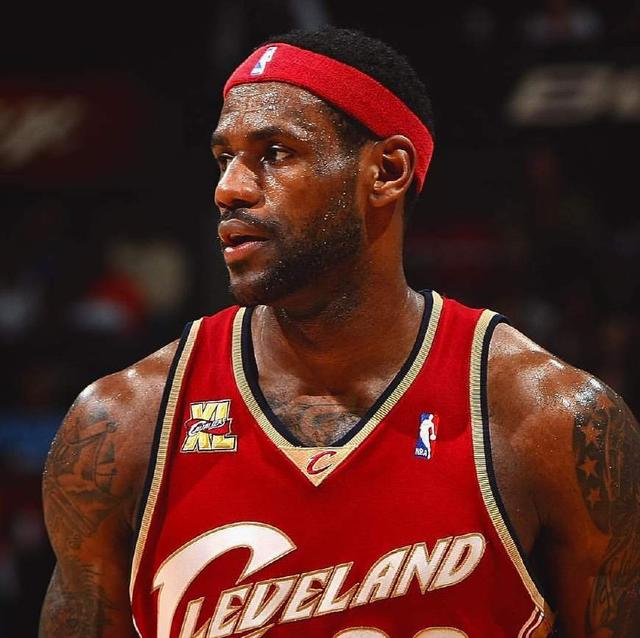 欧冠球员表现评析：C罗连续进球,（欧冠球员表现点评：C罗连场建功）