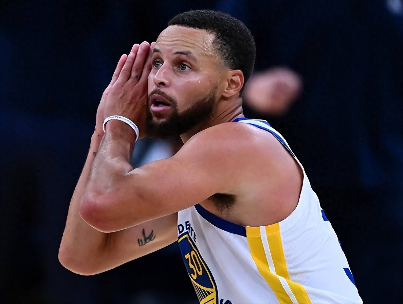 近8次代表西班牙出战正式比赛，奥亚萨瓦尔贡献7球6助攻（奥亚萨瓦尔近8场西班牙队正赛斩获7球6助）