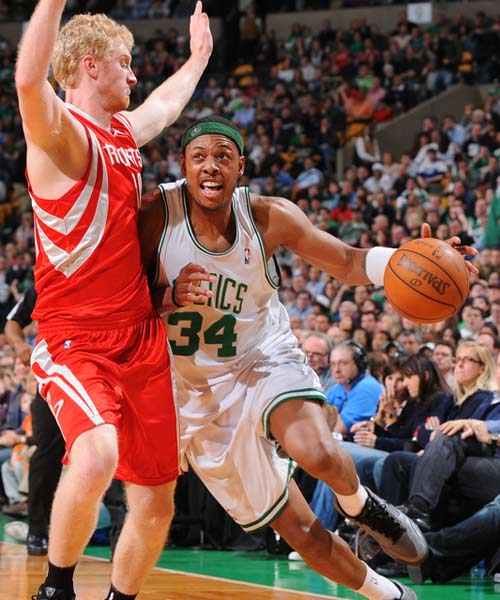 如此巴萨，怎能不爱？亚马尔助攻梅开二度，莱万攻入首球（怎能不爱这支巴萨？亚马尔两次助攻，莱万收获首球）