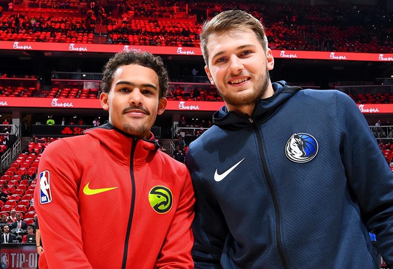 此前对阵拜仁时扭伤左膝，努诺-门德斯本周四恢复了训练（此前战拜仁左膝扭伤，努诺-门德斯已于周四复训）