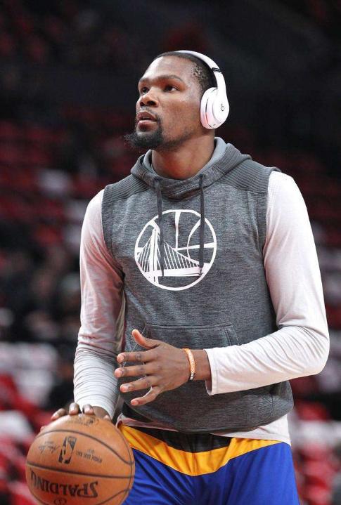 阿森纳3-1大胜拜仁，五档次差距彻底显现，拜仁被打回原形！（阿森纳3-1击败拜仁，五档差距尽显，拜仁原形毕露）