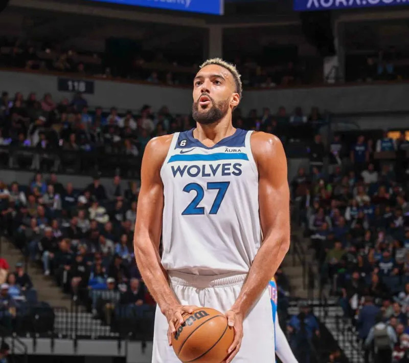 官方：约旦裁判组执法申花客战柔佛，马哈德迈赫担任主裁（官方：申花客战柔佛由约旦裁判组吹罚，马哈德·迈赫执主哨）