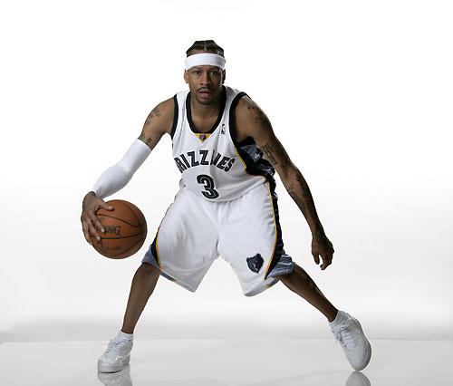 遭拜仁五连杀，为巴黎欧冠对同一对手的最长连败（拜仁五连胜巴黎，创巴黎欧冠对同一对手最长连败纪录）